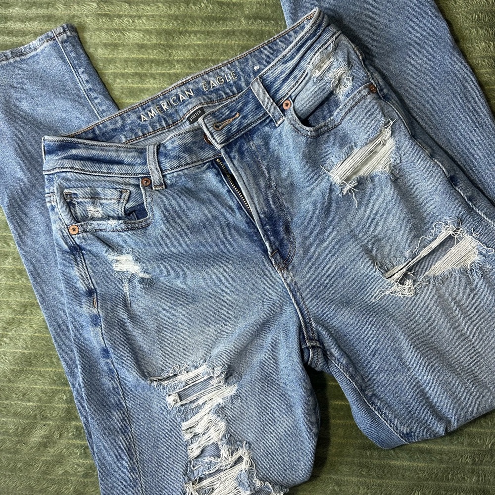 American Eagle Distressed Jeans